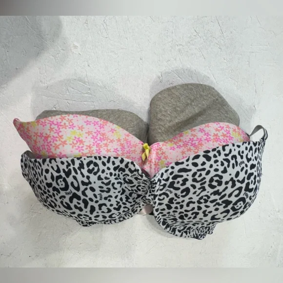 Lot of 10 Victoria Secret Bras - Picture 2 of 3